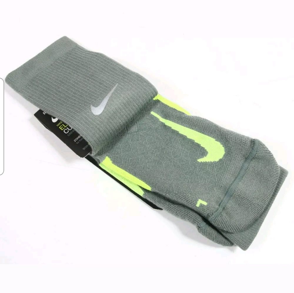 Nike crew socks men 6-7.5 / wmn 7.5-9